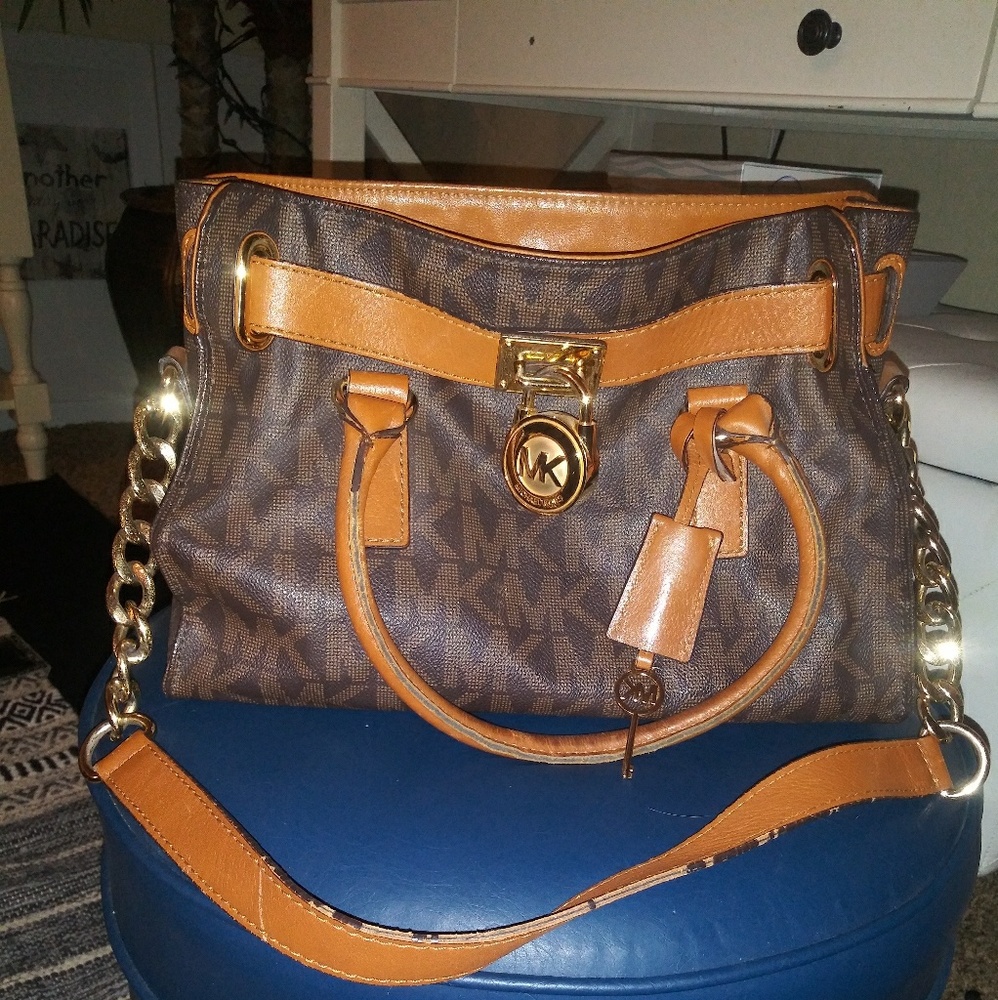 *SOLD*  Michael Kors Hamilton purse